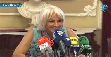 "Hay gente que pide para comer y tiene Twitter, que cuesta dinero"