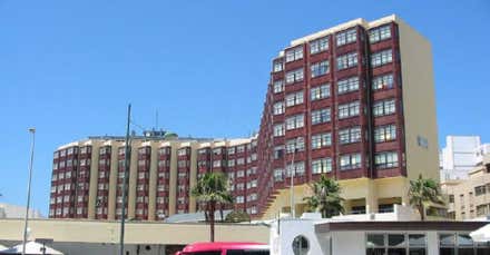 La Residencia Tiempo Libre, uno de esos tantos edificios olvidados de Cádiz