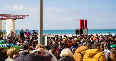 El Ayuntamiento de Cádiz convierte la Batalla de Coplas del Paseo en el Paseo del Carnaval. Conoce la programación