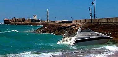 El ocupante del yate se durmió en Marbella y despertó encallado en el Campo del Sur