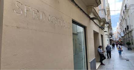 El local dejado libre por Springfield en la calle Columela de Cádiz encuentra rápido un nuevo inquilino