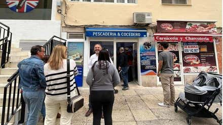 La nueva pescadería de Cádiz que cuece el marisco fresco al momento trae cola