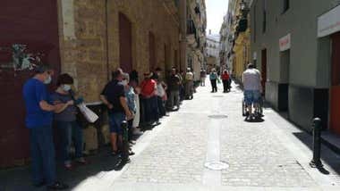 El bar Los Caracoles deja su local en la calle Sopranis y se marcha de la capital