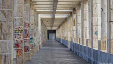 La transformación de la Punta de San Felipe en un complejo de ocio con bares, terrazas, piscinas y acceso a la playa