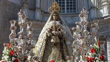 Recorrido y horario de la procesión en Cádiz de la Virgen del Rosario si puede salir por la lluvia