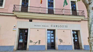 Criticas a la Junta de Andalucía por permitir que la concesionaria cobre el comedor escolar en un día no lectivo