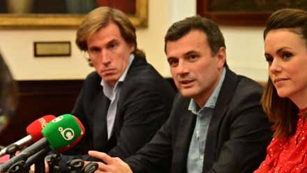 El alcalde de Cádiz niega el colapso en Asuntos Sociales y acusa al anterior Gobierno de “desmantelar” la plantilla