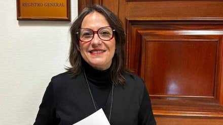 El romancero gaditano llega al Congreso para defender el uso del lenguaje inclusivo frente a Vox