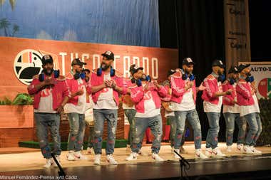 La chirigota 'El niño de Isabelita 2' en el Gran Teatro Falla