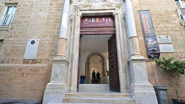 Entrada a la casa del Carnaval