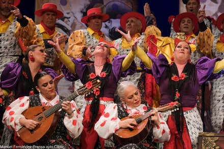 La chirigota 'El baúl de la piquer' en el Gran Teatro Falla