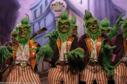 La chirigota 'El grinch de cai' en el Gran Teatro Falla