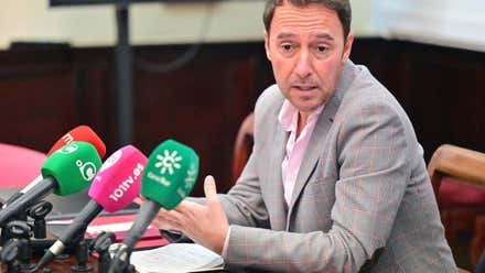 Avisan de posibles paros en el mantenimiento de la red de saneamiento de Cádiz