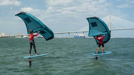 El programa de Deporte Escolar de Cádiz añade la práctica modalidad foiling de vela