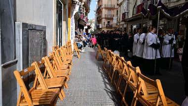 Cambios en la Carrera Oficial de la Semana Santa de Cádiz 2025. Precios y fechas de compra de sillas y palcos