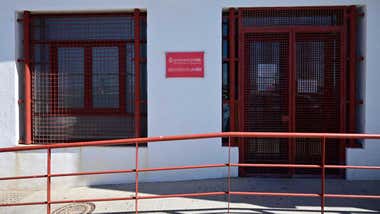 El Ayuntamiento de Cádiz asegura que “si no hoy, mañana” habrá solución para el cierre de la Biblioteca de la Viña