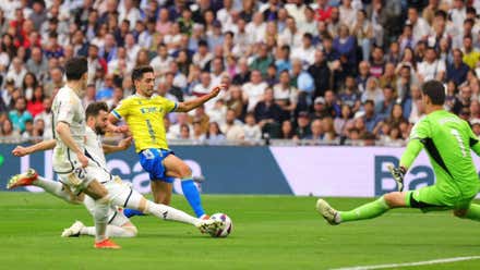 El Cádiz CF se queda con uno de sus futbolistas que quedaban libres por el descenso