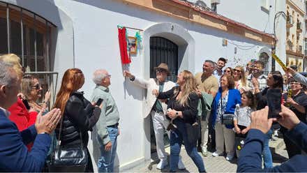 Emotivo homenaje a los Hermanos Catalán en el descubrimiento de una placa conmemorativa en su casa natal en Cádiz