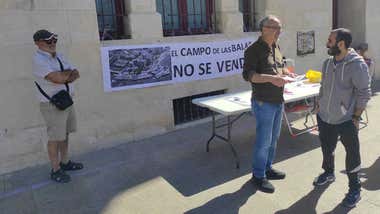 Más de 2.000 firmas en una semana contra la venta del Campo de las Balas para un hotel