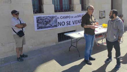 Más de 2.000 firmas en una semana contra la venta del Campo de las Balas para un hotel