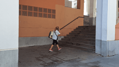 Detenido un hombre en Cádiz tras amenazar a viandantes con un arma simulada