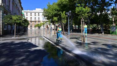 El Ayuntamiento de Cádiz actuará para mejorar la limpieza durante el verano