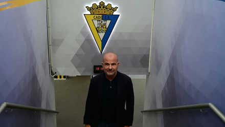 El Cádiz CF anuncia el primer fichaje para Paco López