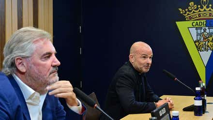Paco López, presentado como nuevo entrenador del Cádiz CF: “Ilusión” y “compromiso” para volver a Primera