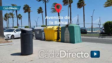 Los nuevos contenedores de basura siguen sin llegar a la Barriada de la Paz casi un año después