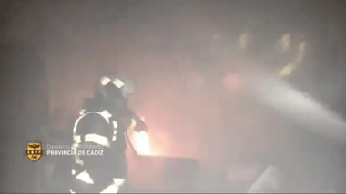 Incendio en un edificio de la calle Manuel Rancés de Cádiz tras una reyerta