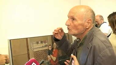 El pintor Antonio López piropea a un artista gaditano