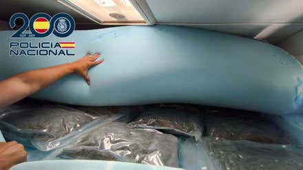 La Policía sigue una autocaravana desde Sanlúcar a Mérida y detiene a dos hombres con 55 kilos de marihuana