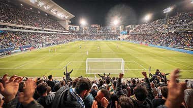 Peñas del Cádiz CF piden fichajes y acusan al club de usar el cambio de nombre del Estadio como “cortina de humo”