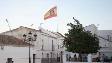 La bandera franquista de Bornos, denunciada ante la Fiscalía