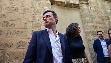 El alcalde de Cádiz explica el 'trueque' con el Cádiz CF para poner Estadio Carranza y Trofeo Carranza