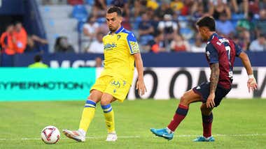 El Cádiz CF busca su primera victoria en medio de otra movida con la afición creada por el club