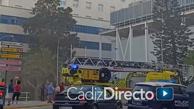 Alarma por un incendio en el sótano del Hospital Puerta del Mar de Cádiz