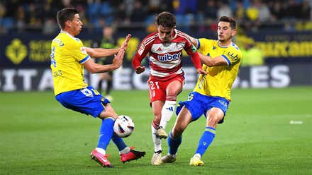 El Cádiz CF sigue sumando incorporaciones en el último día del mercado de fichajes