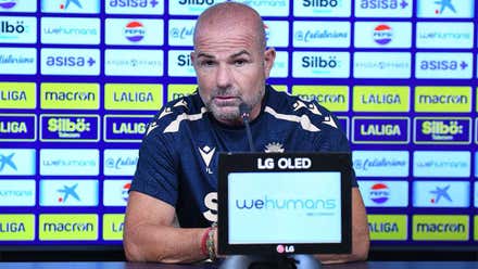 Paco López entiende el debate en torno a la portería del Cádiz CF y abre la puerta a posibles cambios