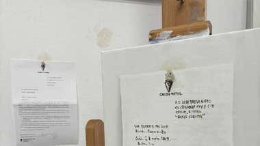 El pintor gaditano que convierte en arte el burofax que le envió el Cádiz CF