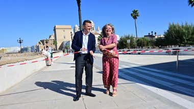 El alcalde y la subdelegada del Gobierno en Cádiz inauguran el final de una obra