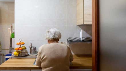 El Servicio de Teleasistencia lleva gestionadas en Cádiz este verano 2.600 llamadas por el calor