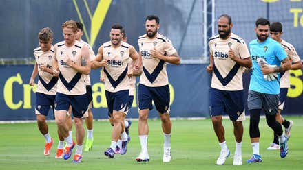 Kouamé y Álex Fernández: Dos formas de actuar cuando se está en la puerta de salida del Cádiz CF