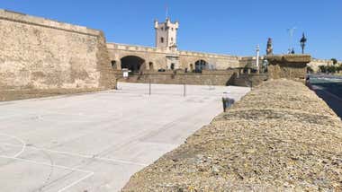 88 años del fusilamiento del último alcalde republicano de Cádiz. Con Ramón de Carranza de alcalde