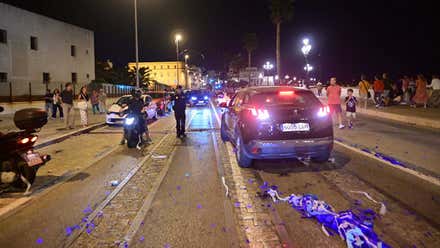 El Ayuntamiento niega problemas en el pasacalles de Cádiz Fenicia: “Fue un solo coche y se actuó rápido”