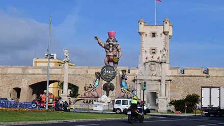Horarios y rutas afectadas por los cortes de tráfico y refuerzos de autobuses durante Cádiz Fenicia