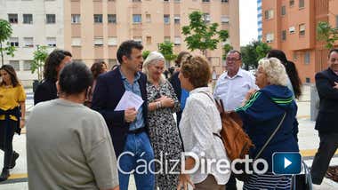 A Bruno García le cae un chaparrón... de críticas del vecindario del Pasaje de los Corrales de Cádiz