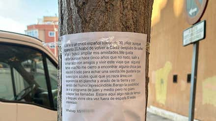 Olvídate de Tinder: surge una nueva forma de ligoteo 'vintage' en Cádiz