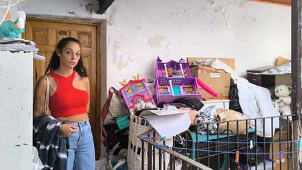 Madre trabajadora, desahuciada pide una ayuda “real” al Ayuntamiento de Cádiz para encontrar una casa que pueda pagar