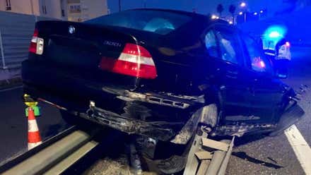 Rescatado un vehículo atrapado en la mediana de la autovía CA-33 en San Fernando